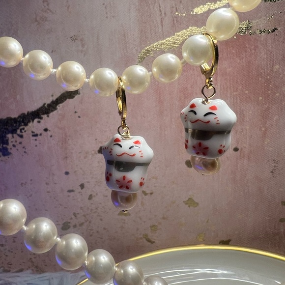 🎎 Handmade LUCKY CAT Maneki-Neko Earrings🎎 - Picture 9 of 10